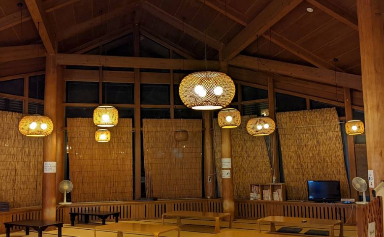 温泉店内