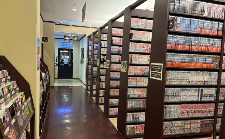 ネットカフェ店内