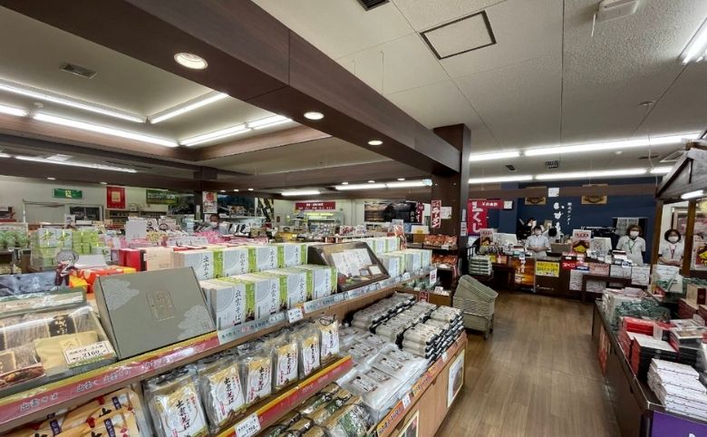 お土産や店内