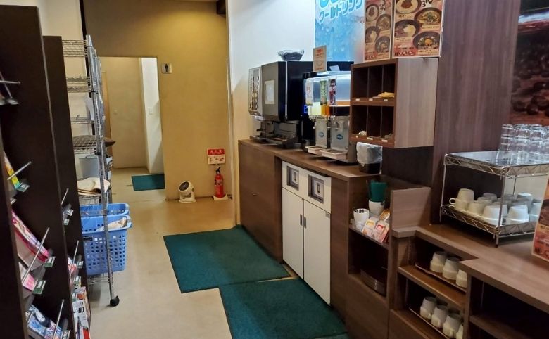 ネットカフェ店内