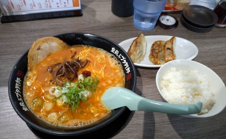 とんこつラーメン