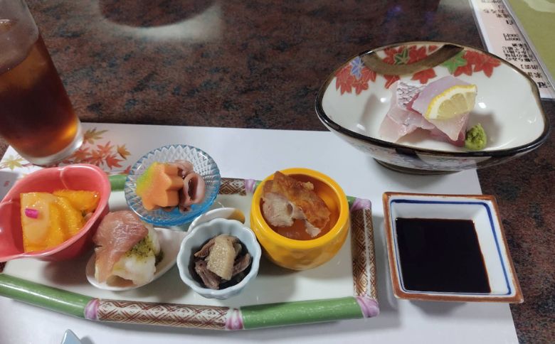 顔合わせの食事