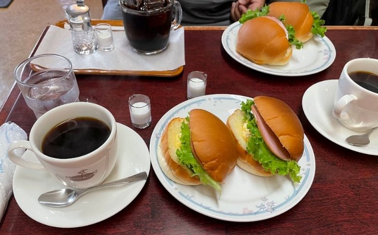 早朝営業モーニング