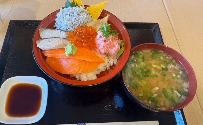 海鮮丼