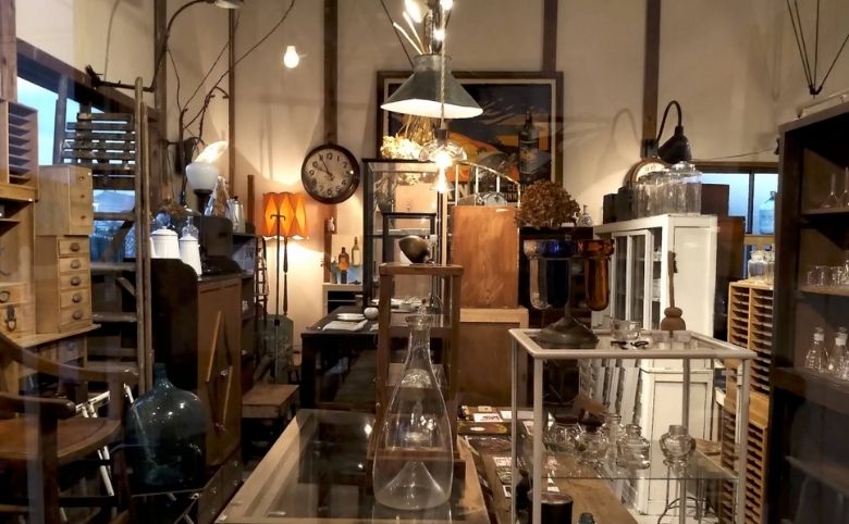 アンティークショップ店内