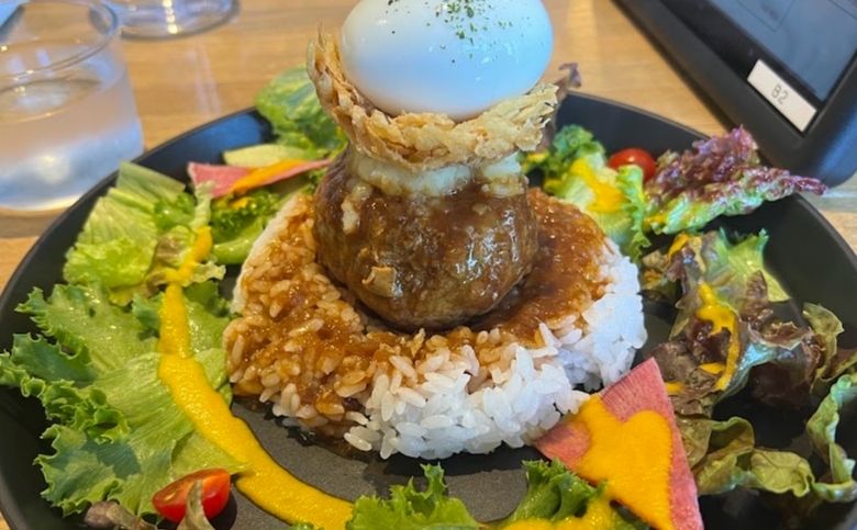 cafe LEON（姫原）のハンバーグ