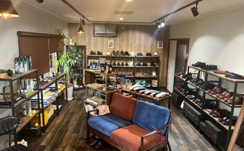 革製品専門店店内