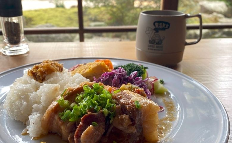 庭園と食事
