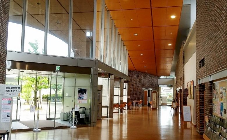 施設内