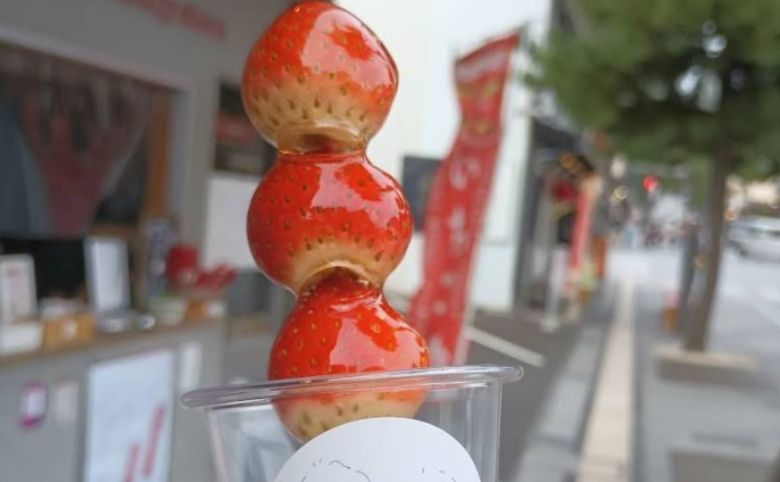 食べ歩き いちご飴