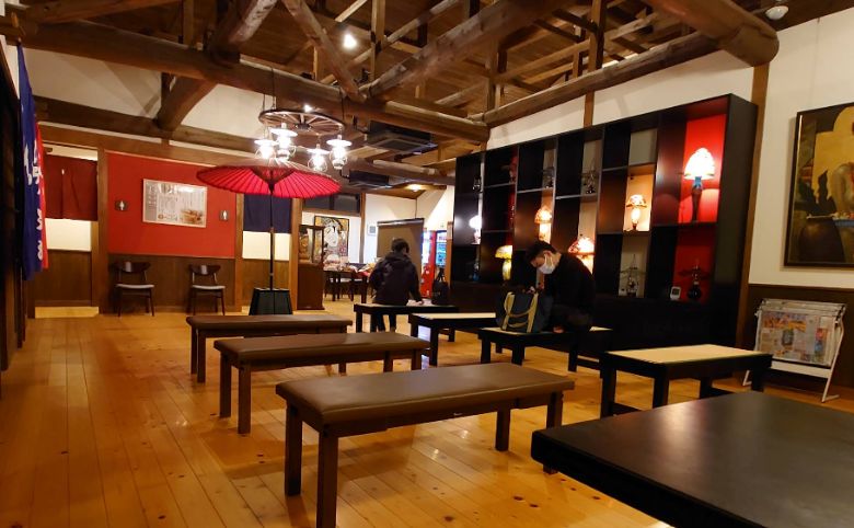 温泉店内