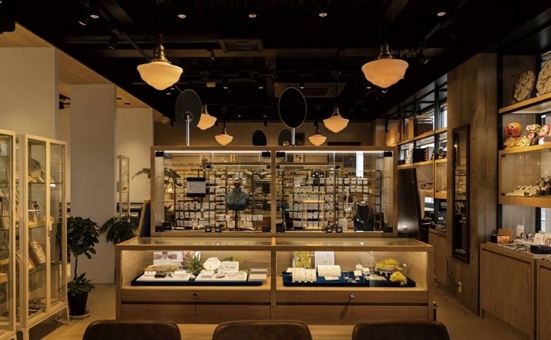 メガネ店内