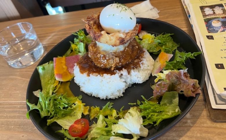 cafe LEON（姫原）のハンバーグ