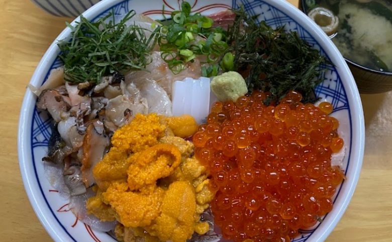 いくら、ウニ丼
