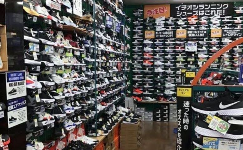 シューズショップ店内