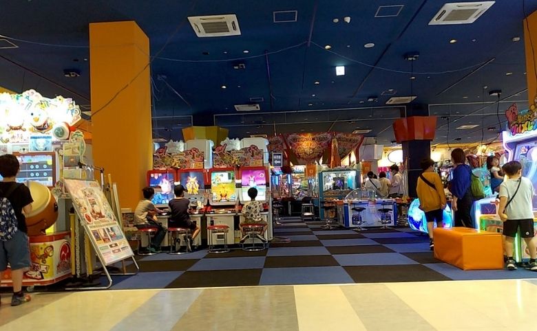 ゲームセンター店内