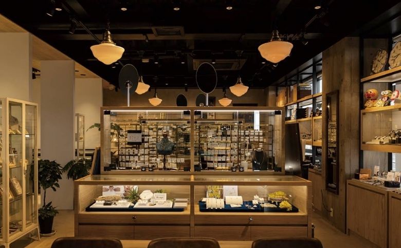 宝石店店内