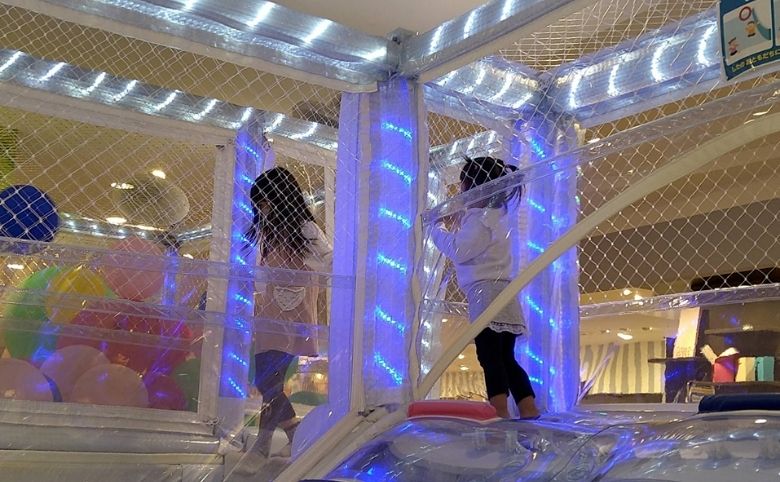 ゲームセンター店内
