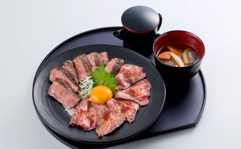しまね和牛と米と出汁　ローストビーフ丼