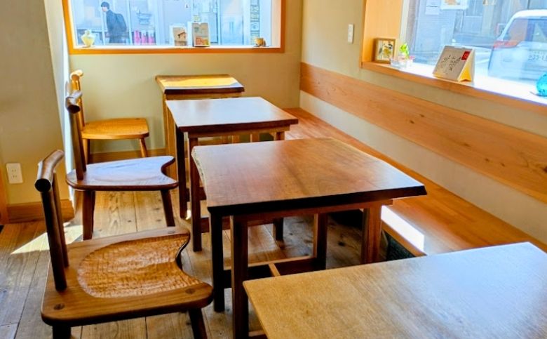 笑がお食堂にこに（平田町）の店内