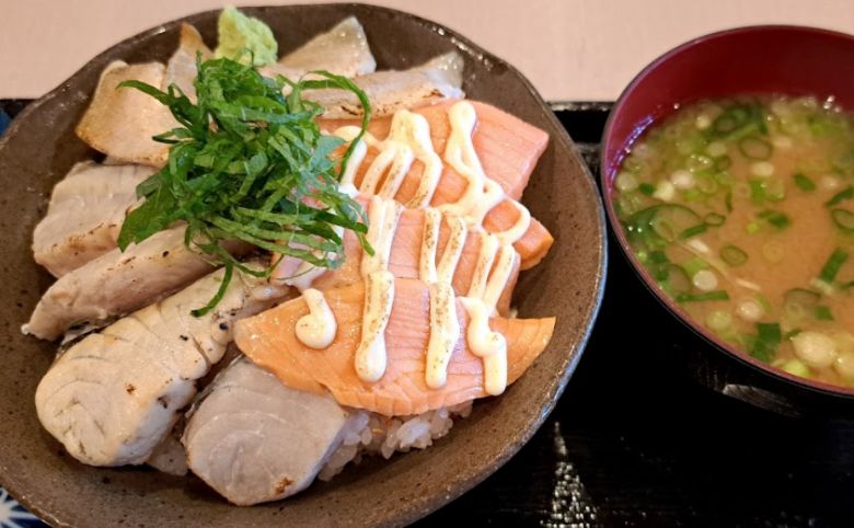 マグロ丼