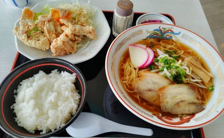 ファミレス食事