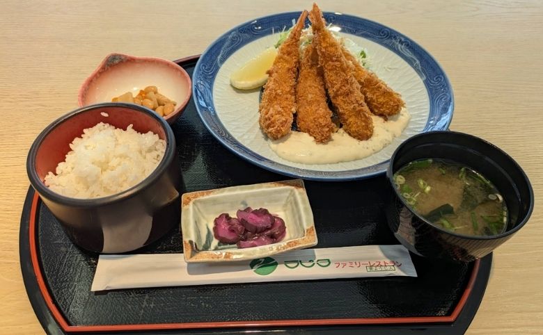 ファミレス食事