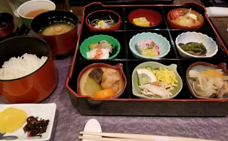 ファミレス食事