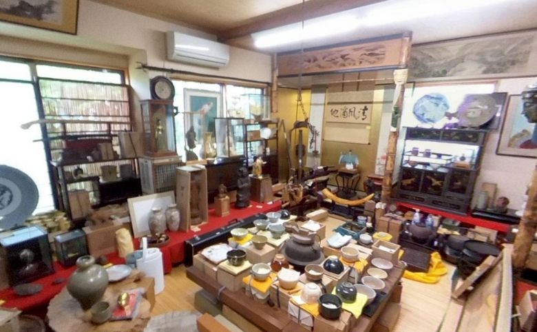 アンティークショップ店内
