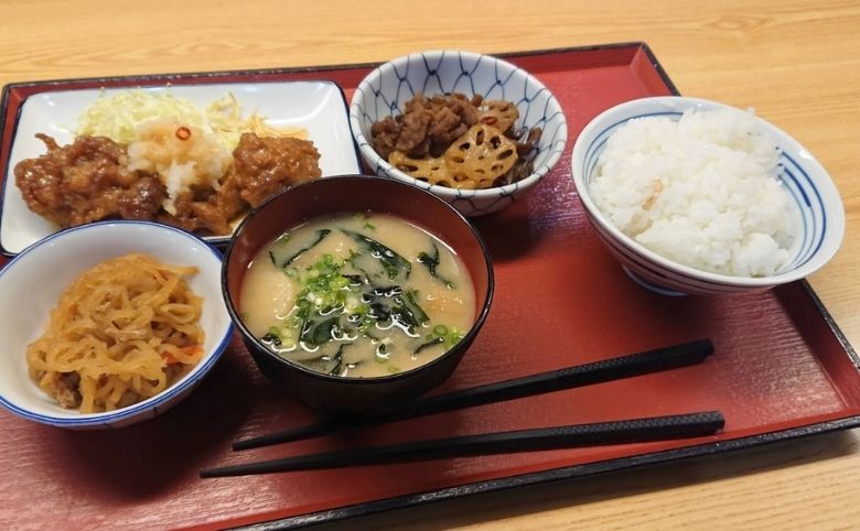 ファミレス食事