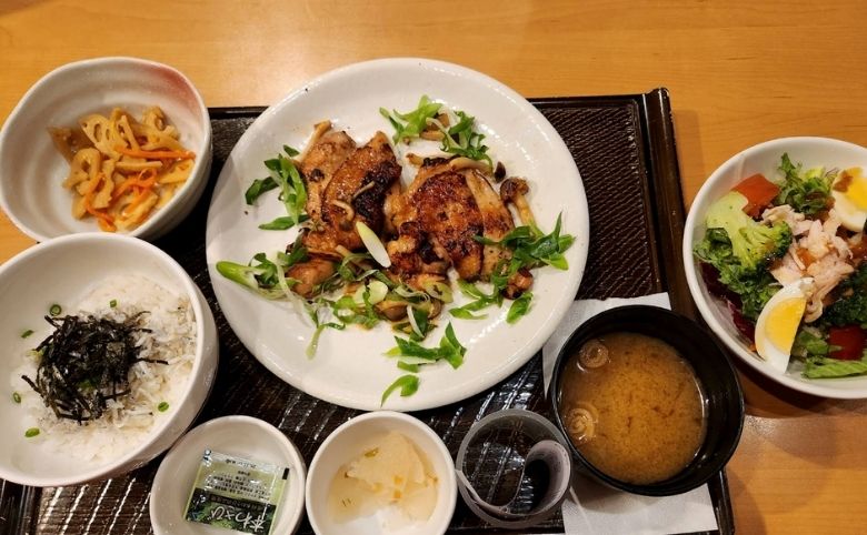 ファミレス食事
