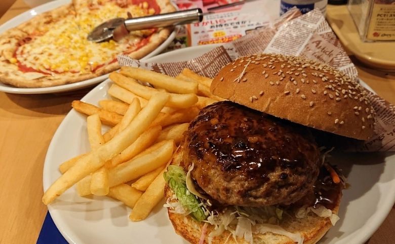 ファミレス食事