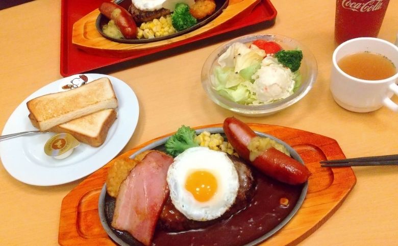 ファミレス食事